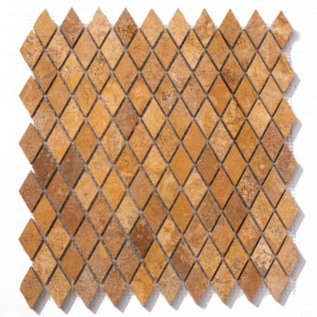 Mozaika trawertynowa harlequine z brązowego trawertynu gold, romby, element o boku 2,6 cm, grubość 1 cm, wykończenie satynowe