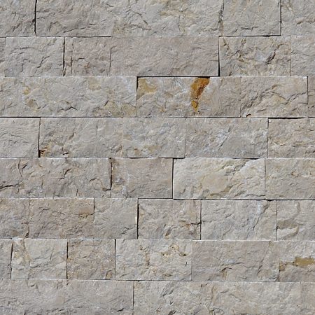 Kamień elewacyjny split z beżowego marmuru beige crystallino wykończenie łupane